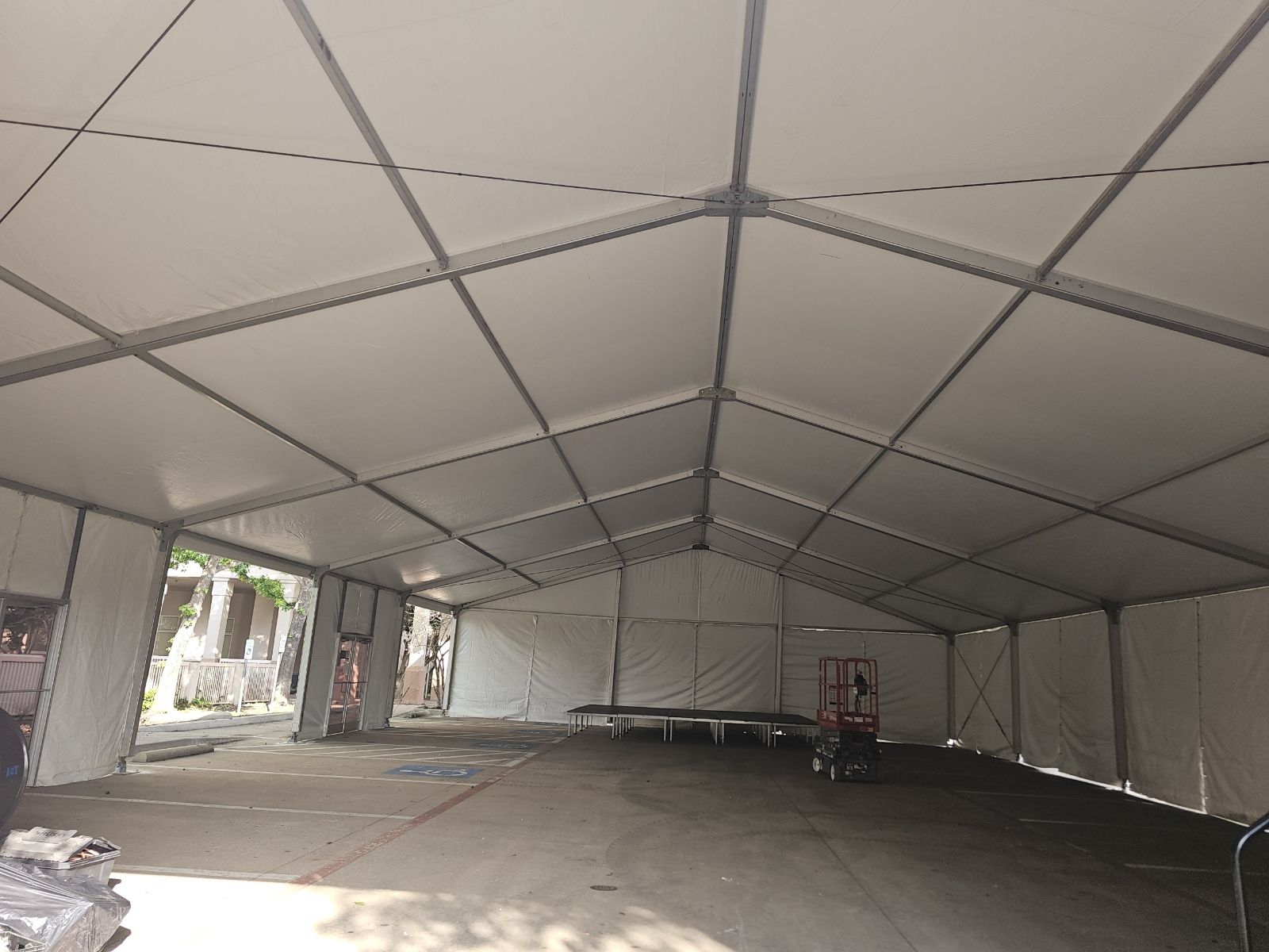 50 x 50 Structure Tent